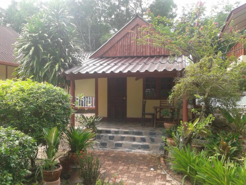 Ban Sabai Sabai Guest House كانتْشانابوري الغرفة الصورة