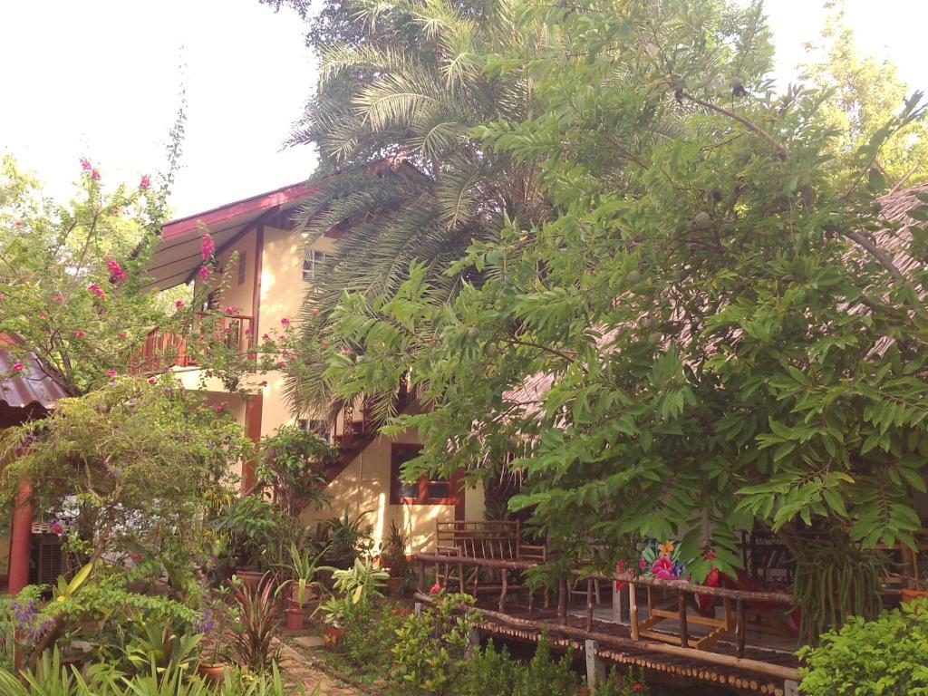 Ban Sabai Sabai Guest House كانتْشانابوري المظهر الخارجي الصورة
