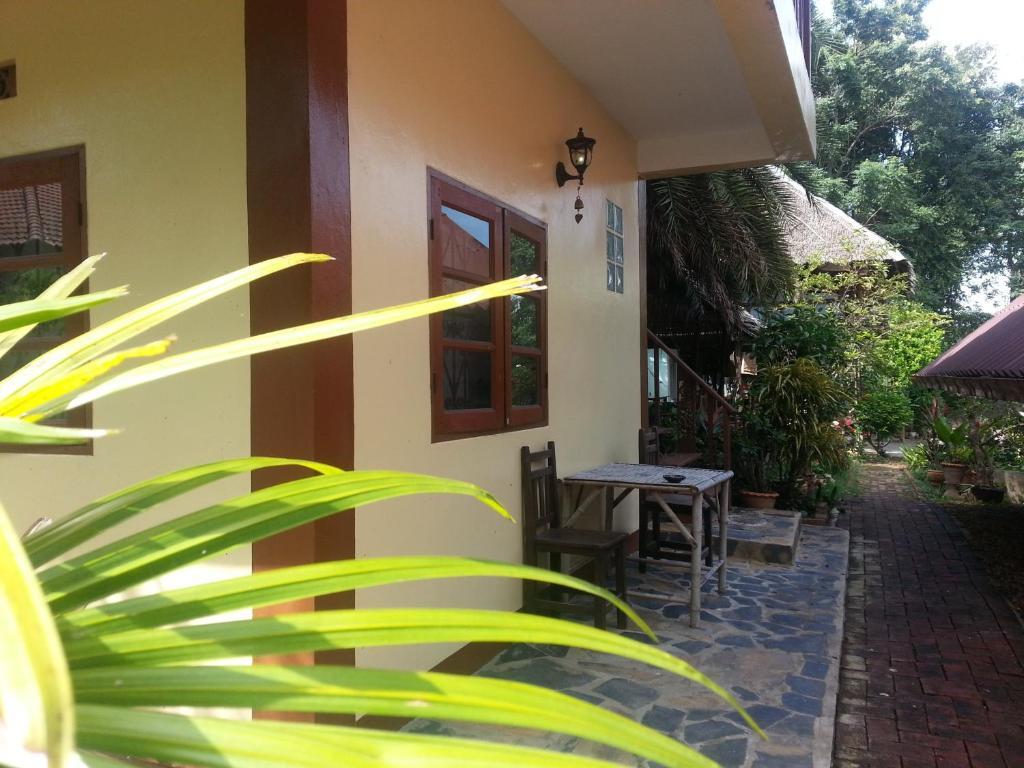 Ban Sabai Sabai Guest House كانتْشانابوري الغرفة الصورة